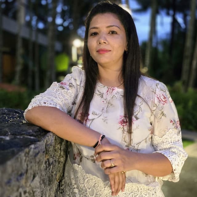 Miti Nenava Founder | Luxe Comfort Travel